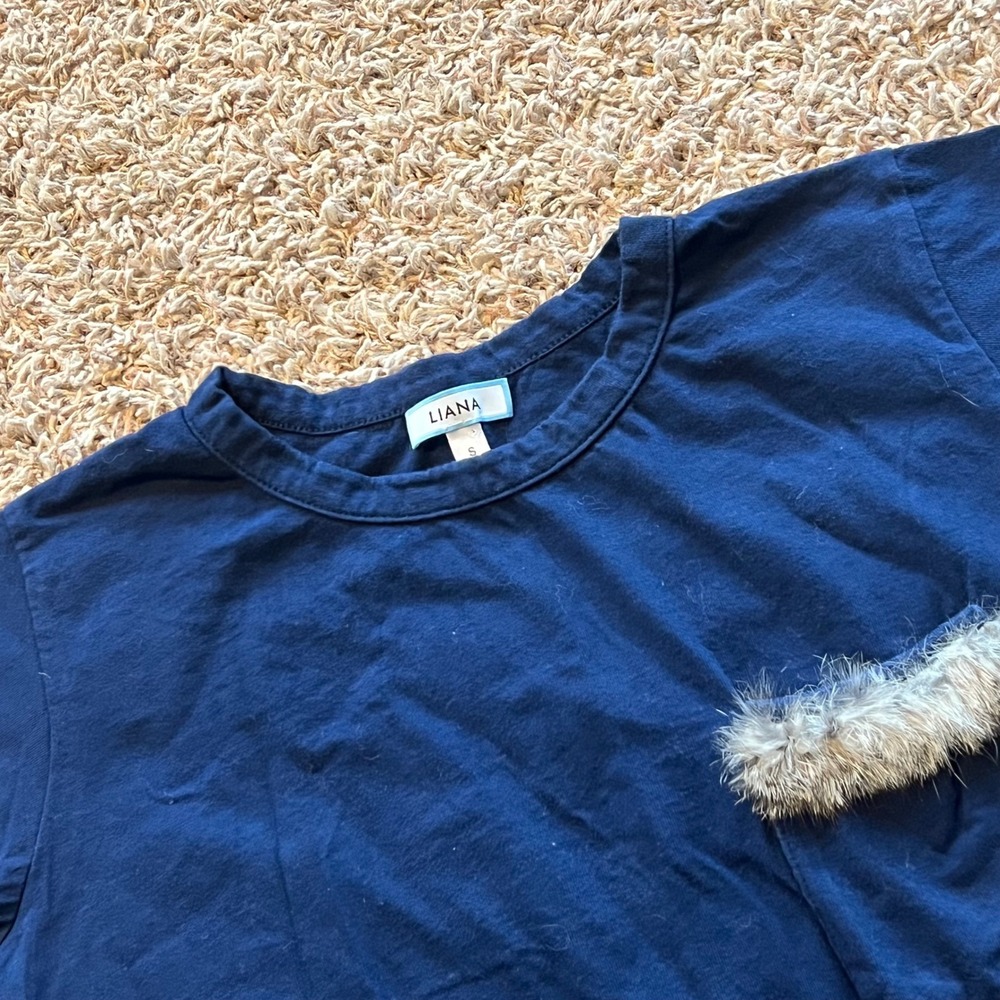 LIANA Womens Navy Blue Short Sleeve Pocket T-Shirt Faux Fur Trim Size S